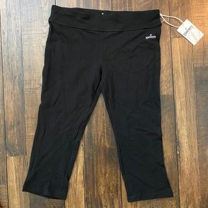 Black cropped leggings